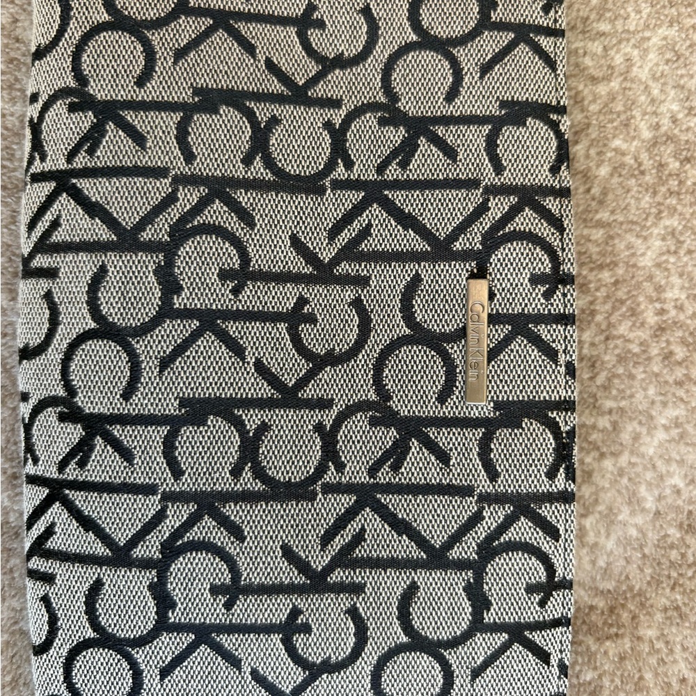 Calvin Klein Black and White Patterned belt wallet
